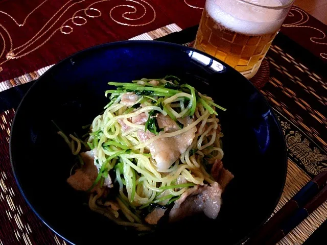 豆苗と豚バラの塩焼きそば♡|namiさん