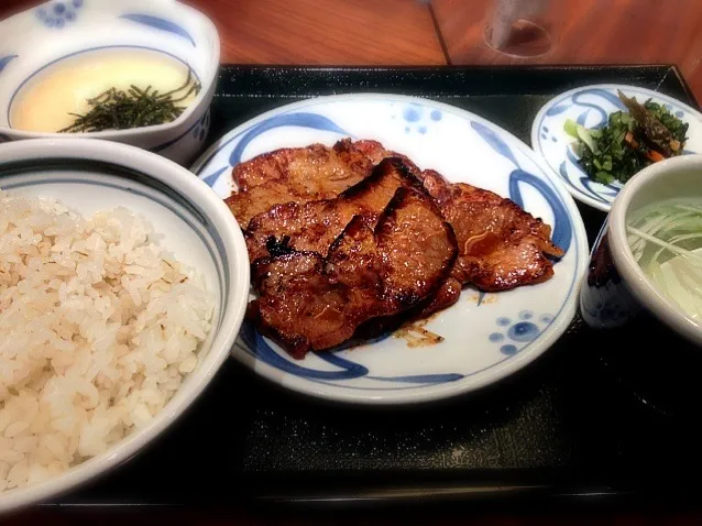 豚旨辛焼き定食、肉1.5|Junya Tanakaさん