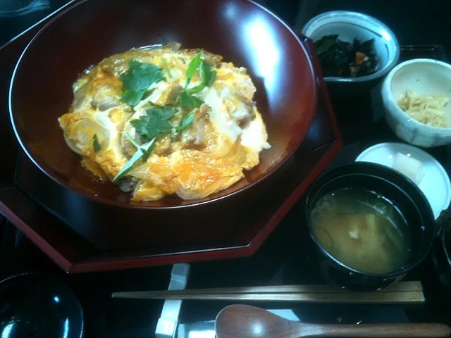 Snapdishの料理写真:甲州地鶏親子丼|雨宮 健雄さん