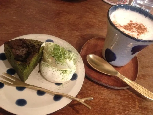 ホワイトチョコレートと抹茶のガトーショコラ|おおもと つくしさん