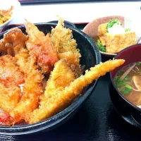 Snapdishの料理写真:お魚やさんの天丼|umeさん