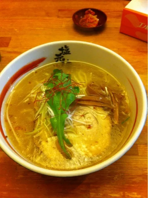 Snapdishの料理写真:塩ラーメン|ゲカスさん