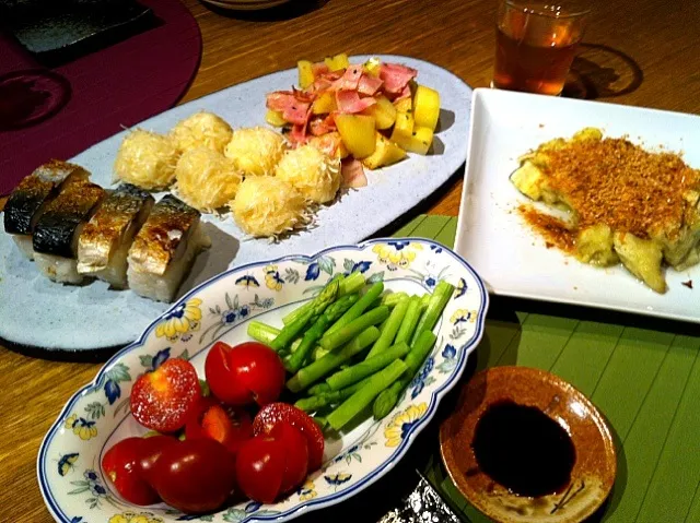 焼鯖寿司  じゃがいもとベーコン炒め  焼きなす  アスパラ  トマト  いかしゅうまい|高田恵子さん