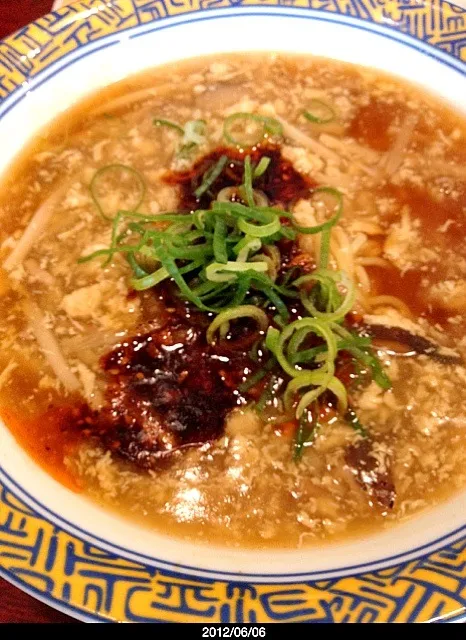 バーミヤンの酢辣湯麺|かずひこさん