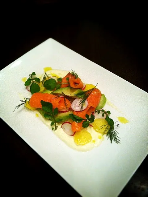 smoke salmon,potato,avocado,horseradish cream|rick chanさん