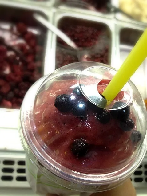 Snapdishの料理写真:berry smoothie (power up ^^)|Tunaさん