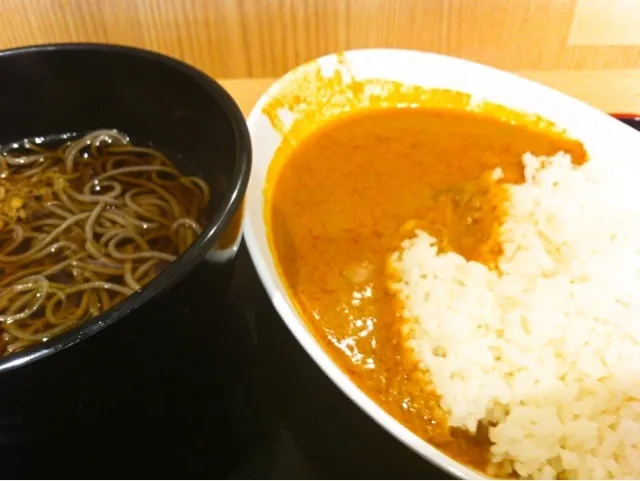 よもだカレーとたぬきそばのセット|塩豚骨さん