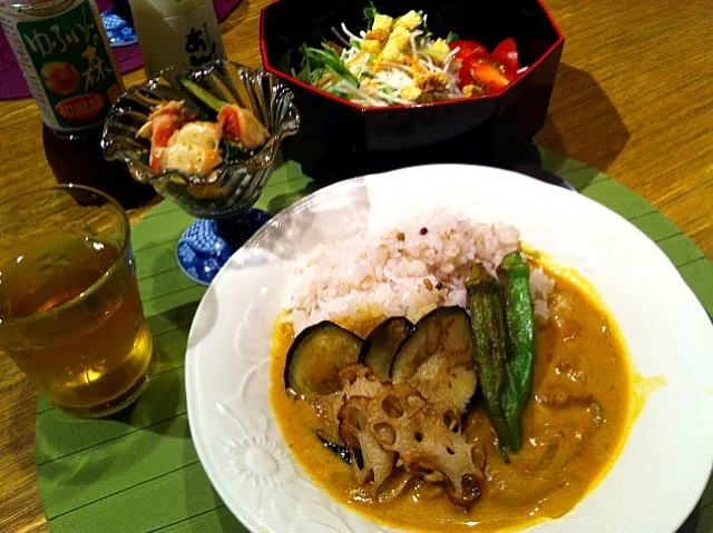 Snapdishの料理写真:ココナッツカレー   大根サラダ   きゅうりとたこの酢の物|高田恵子さん