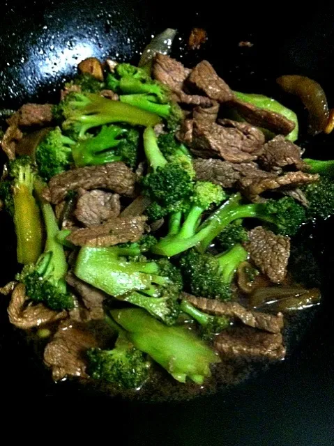 Snapdishの料理写真:Pork Broccoli|jessie peloneさん