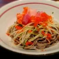 noodles, with sashimi and vegetables|yukiiさん