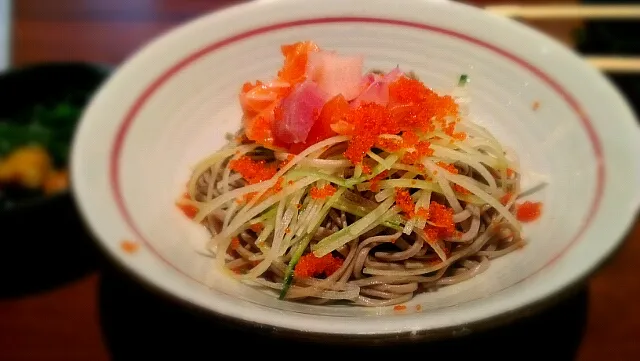 noodles, with sashimi and vegetables|yukiiさん