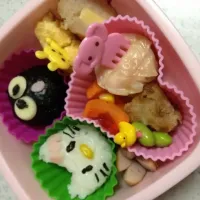 Snapdishの料理写真:キティ&まっくろくろすけ弁当|あゃさん