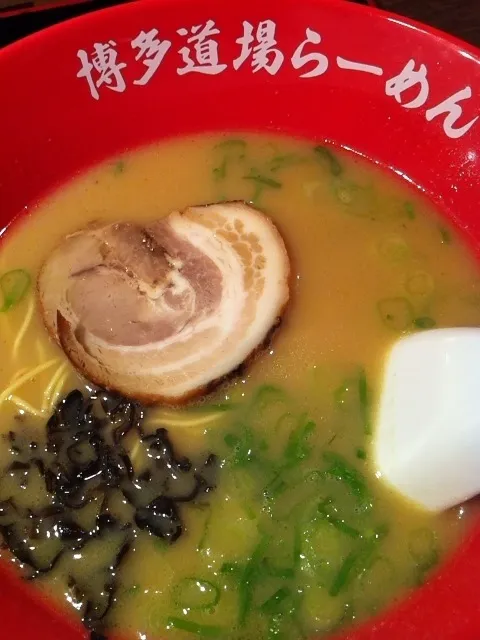 Snapdishの料理写真:博多道場ラーメン 白|masamiyさん