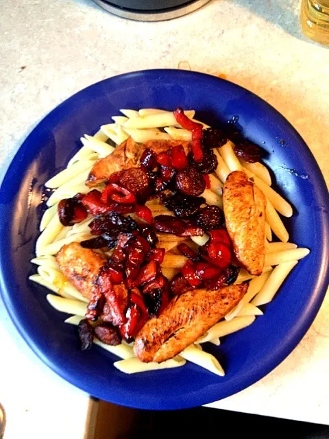 bbq chicken, peppers, chorizo & pasta|hannah gilesさん