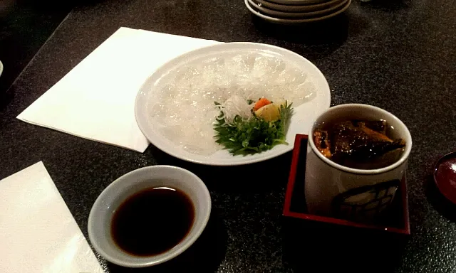 Snapdishの料理写真:てっさとひれ酒|そらおかさん