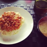 ミートスパゲティと卵のお味噌汁|かづきちさん