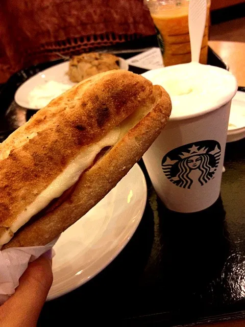 2杯目 starbucks|おおもと つくしさん