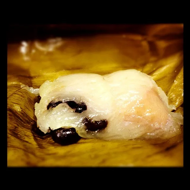 banana stuffed in sticky rice with black bean|sanさん