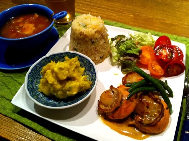 ホタテのソテー   かぼちゃサラダ  トマト  インゲン  炒飯  ミネストローネ|高田恵子さん