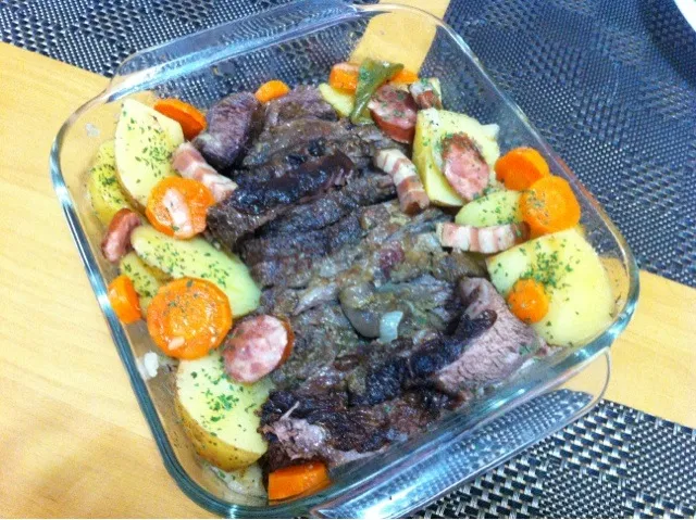 Carne assada com batatas|lucia inoueさん