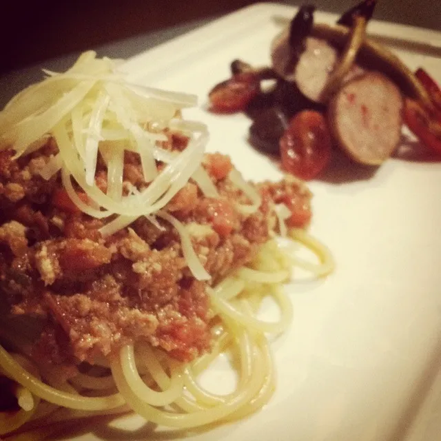 Spaghetti bolagnese with sauté yanagi mushroom, grilled sausage|Nookkkie <3<3さん