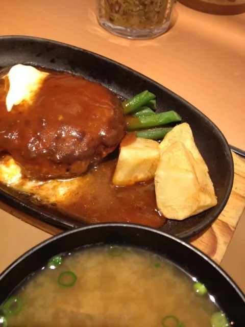 Snapdishの料理写真:チーズインハンバーグ|Hajime Sakaiさん