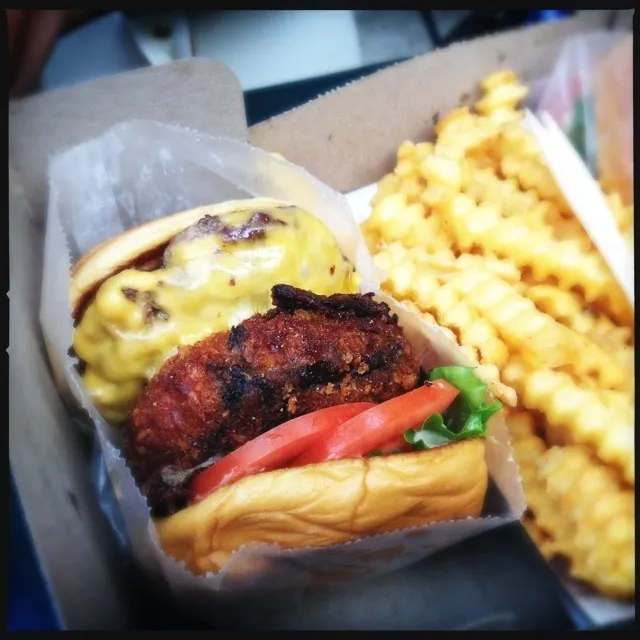 Shack Stack Burger|stephanie mizuhaさん