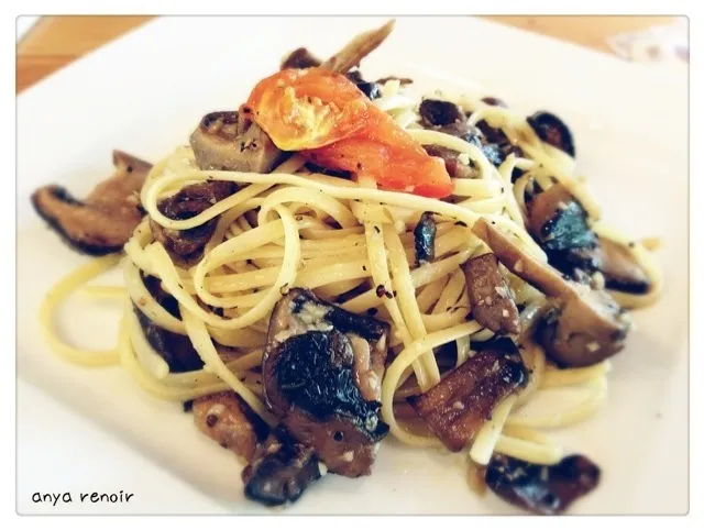 Lemon Butter Mushroom Linguine|Anya Renoirさん