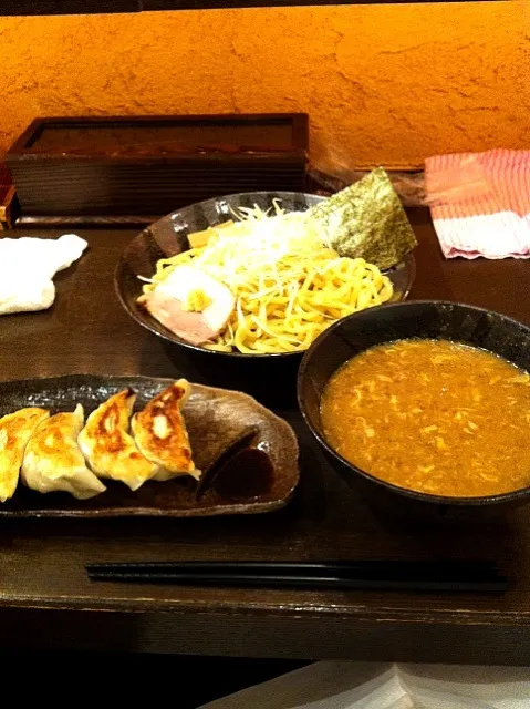 味噌つけ麺 餃子|榊さん