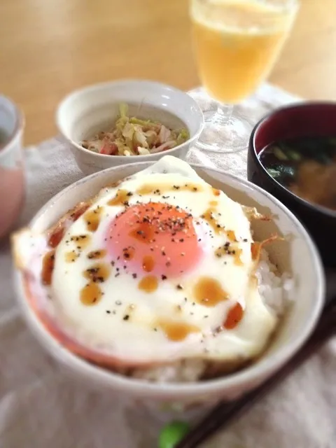 朝ごはん『ケンタロウさんの目玉焼き丼』|なおさん