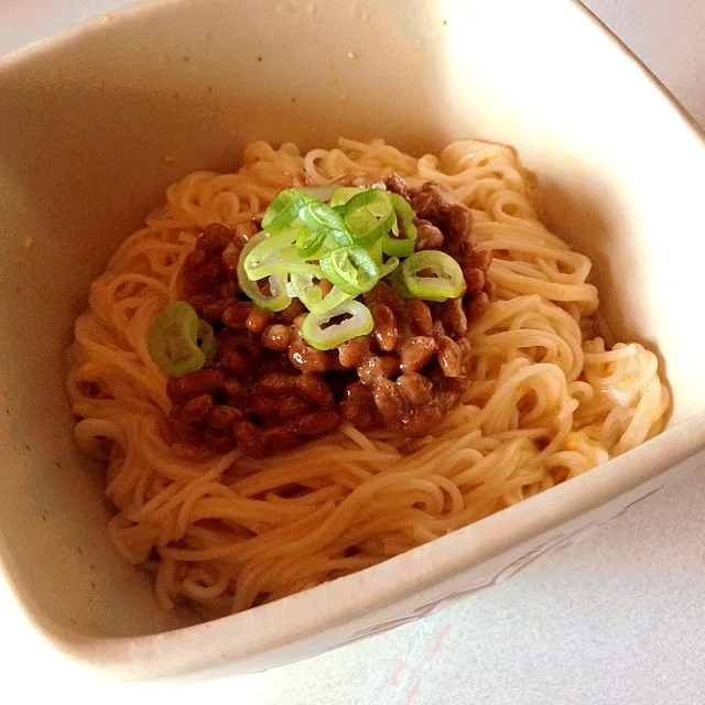 Snapdishの料理写真:納豆釜玉そうめん|Airiさん