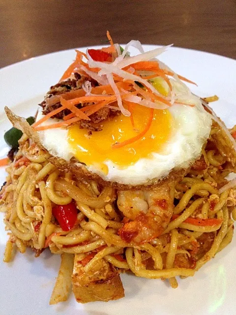 Fried Noodle with Egg|yh limさん