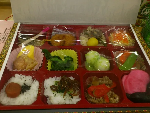 学会のお弁当～(^q^)|みなみかわみづきさん