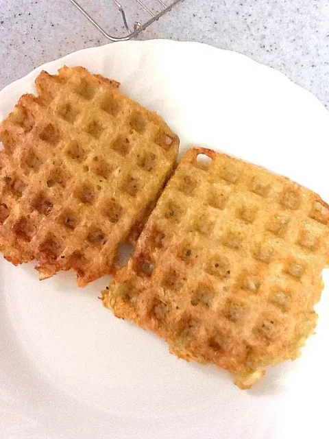 hashbrowns made in the waffle iron|Kirsten Adachiさん