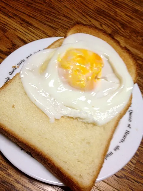 目玉焼きトースト|花くま☆さん