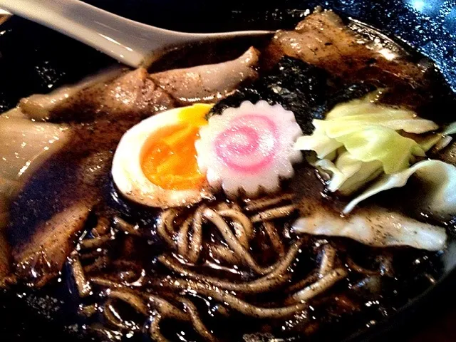 Snapdishの料理写真:焦がしチャーシュー味噌ラーメン|Nakano Masahiroさん