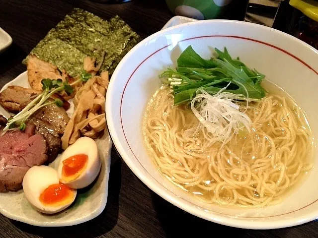 特選豊潤鶏だし塩ラーメン|はちのすけさん