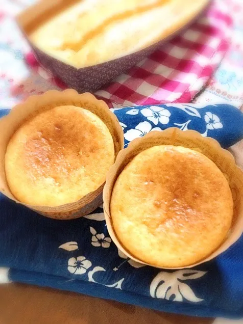 チーズケーキ焼いちゃました。(カップデスけど)😁|初味さん