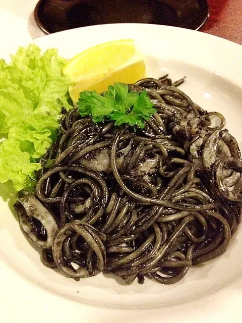 Snapdishの料理写真:Squid ink pasta 🐙🌊墨魚意粉|(=^x^=)さん