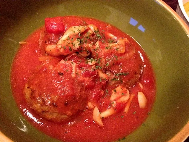 トマト煮込みハンバーグ♡|namiさん