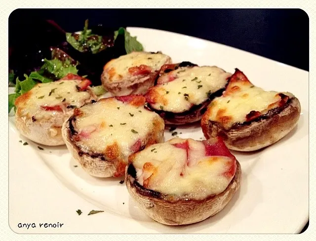 Baked Mushroom with Ham and Cheese|Anya Renoirさん