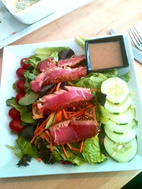 Seared Ahi Tuna Salad|lisa hasselbeckさん