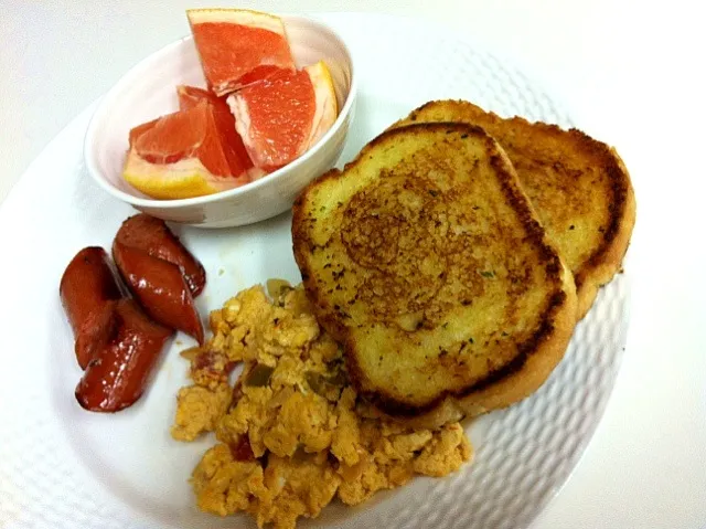 salsa dip scramble egg & garlic toast|Yoshinaさん