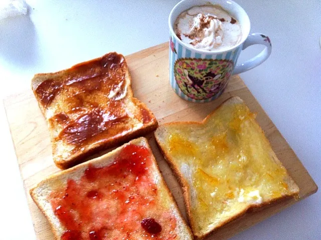 Snapdishの料理写真:French toast w/jam|Ailin Taisさん