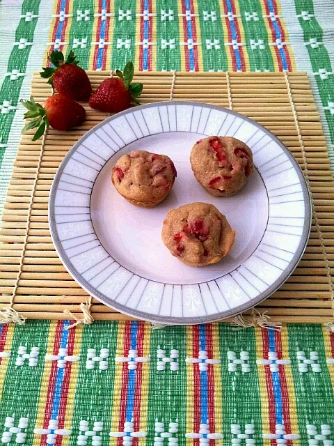 vegan strawberry muffin|amelia linさん