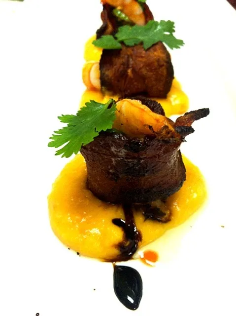 Snapdishの料理写真:BACON WRAPPED JALAPENO PRAWNS OVER ROASTED RED PEPPER HUMMUS|GREG ARNOLDさん