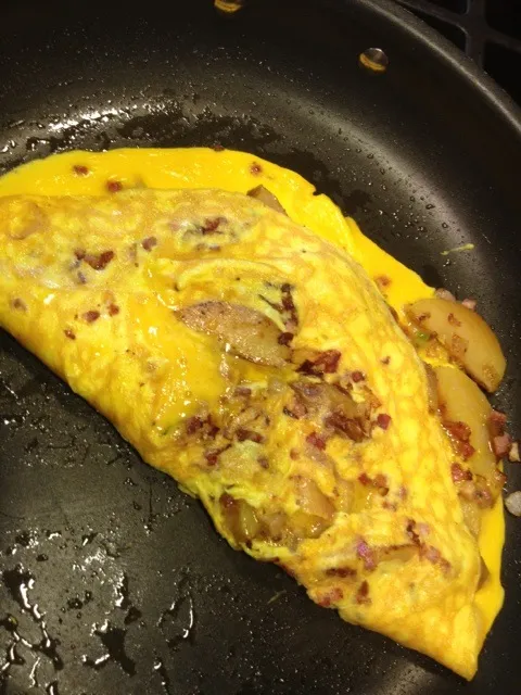 omelette with pancetta potato shallot|linda rafossさん