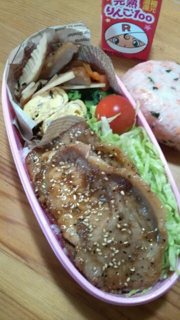 Snapdishの料理写真:豚の生姜焼き丼弁当|みゆママさん