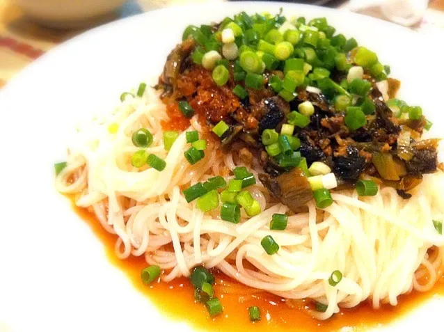 高菜と挽肉の冷たい麺|きむらゆりかさん