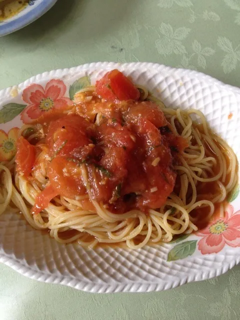 Snapdishの料理写真:トマトの冷製パスタでございまあす🍝|かまさん